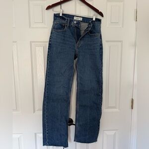 Abercrombie & Fitch High Rise 90s Relaxed Jean
26 regular